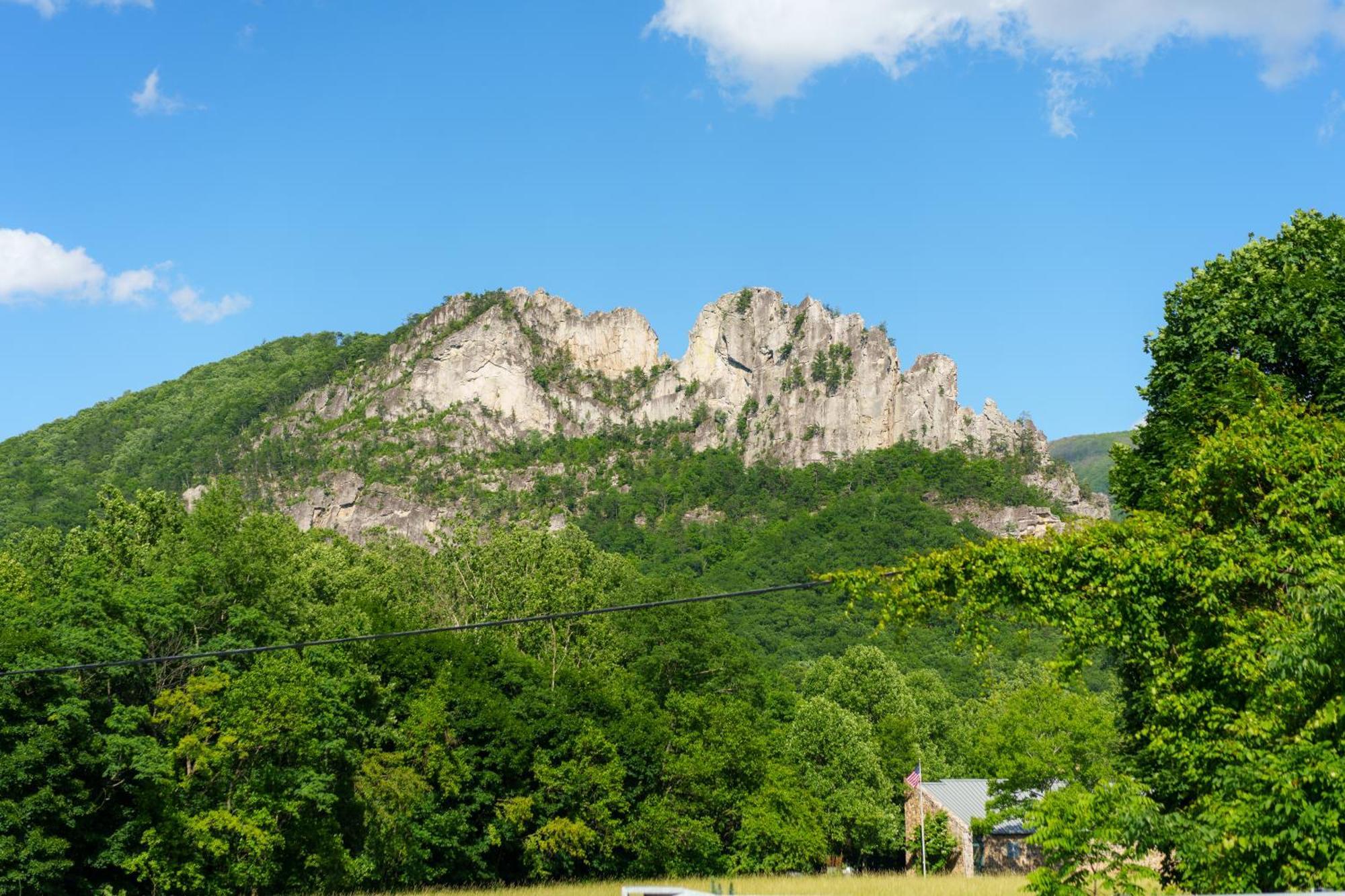 Seneca Pines Lodge Seneca Rocks Bagian luar foto