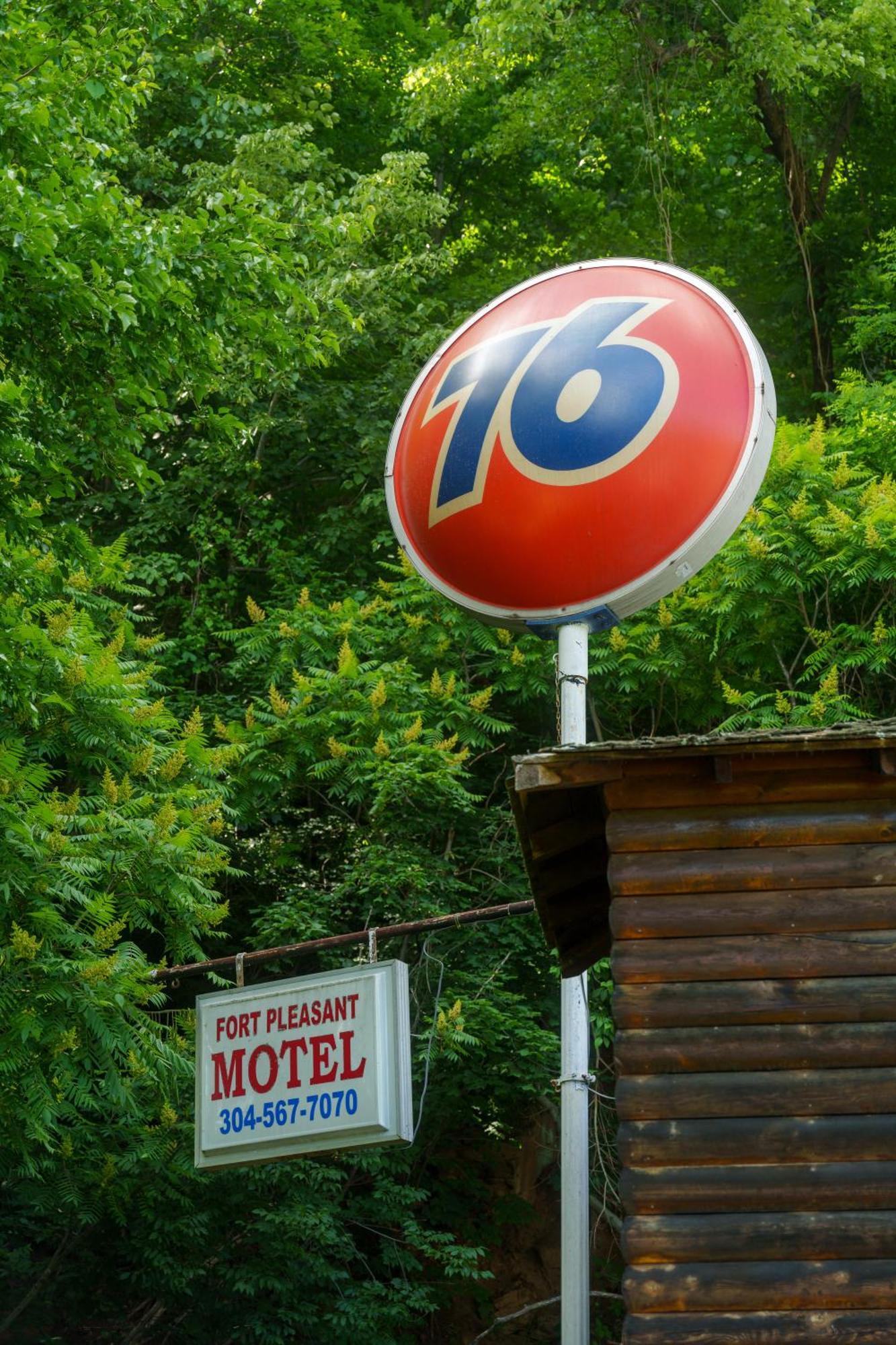 Seneca Pines Lodge Seneca Rocks Bagian luar foto