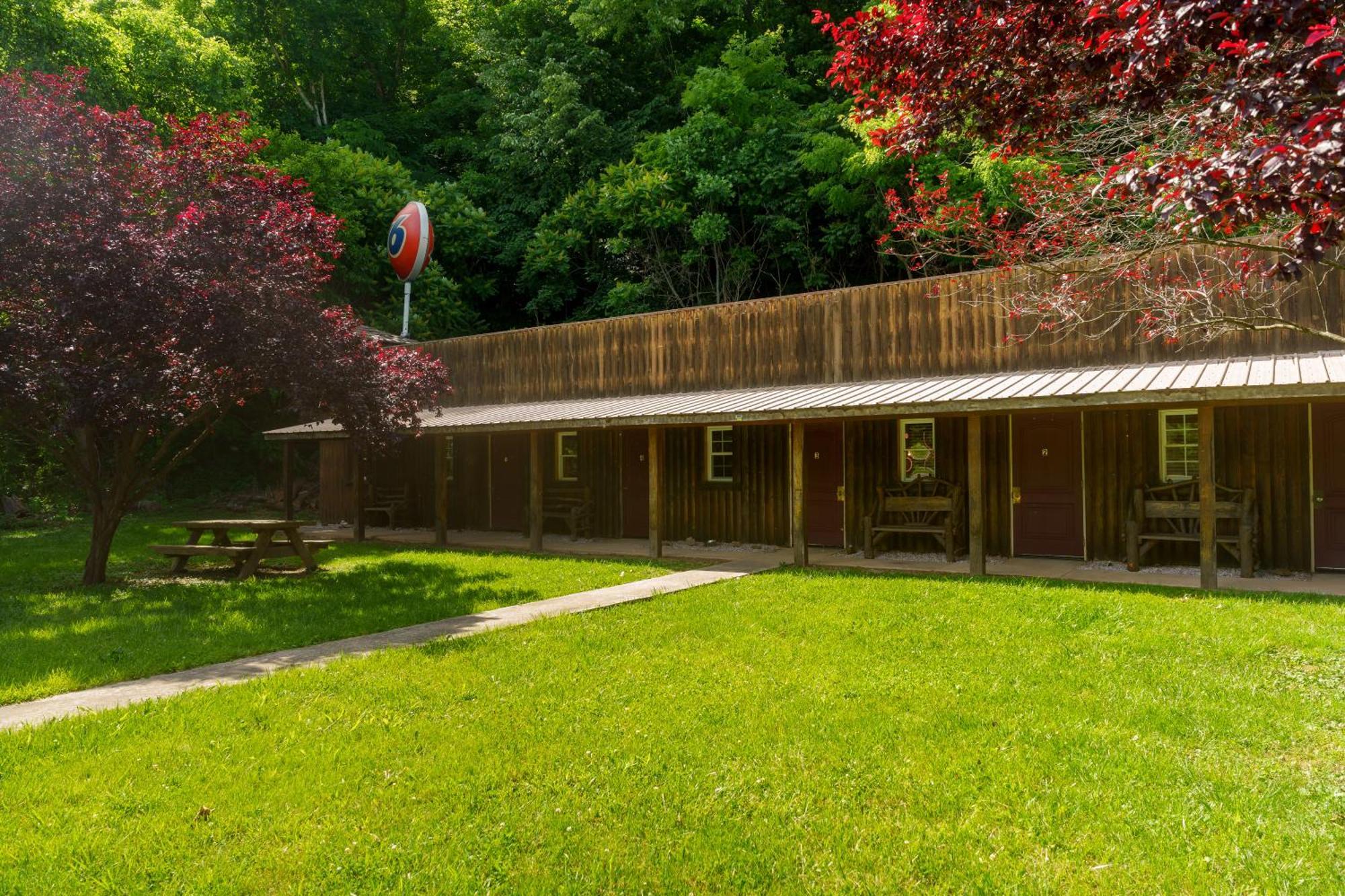Seneca Pines Lodge Seneca Rocks Bagian luar foto